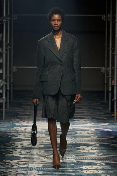 Look 27